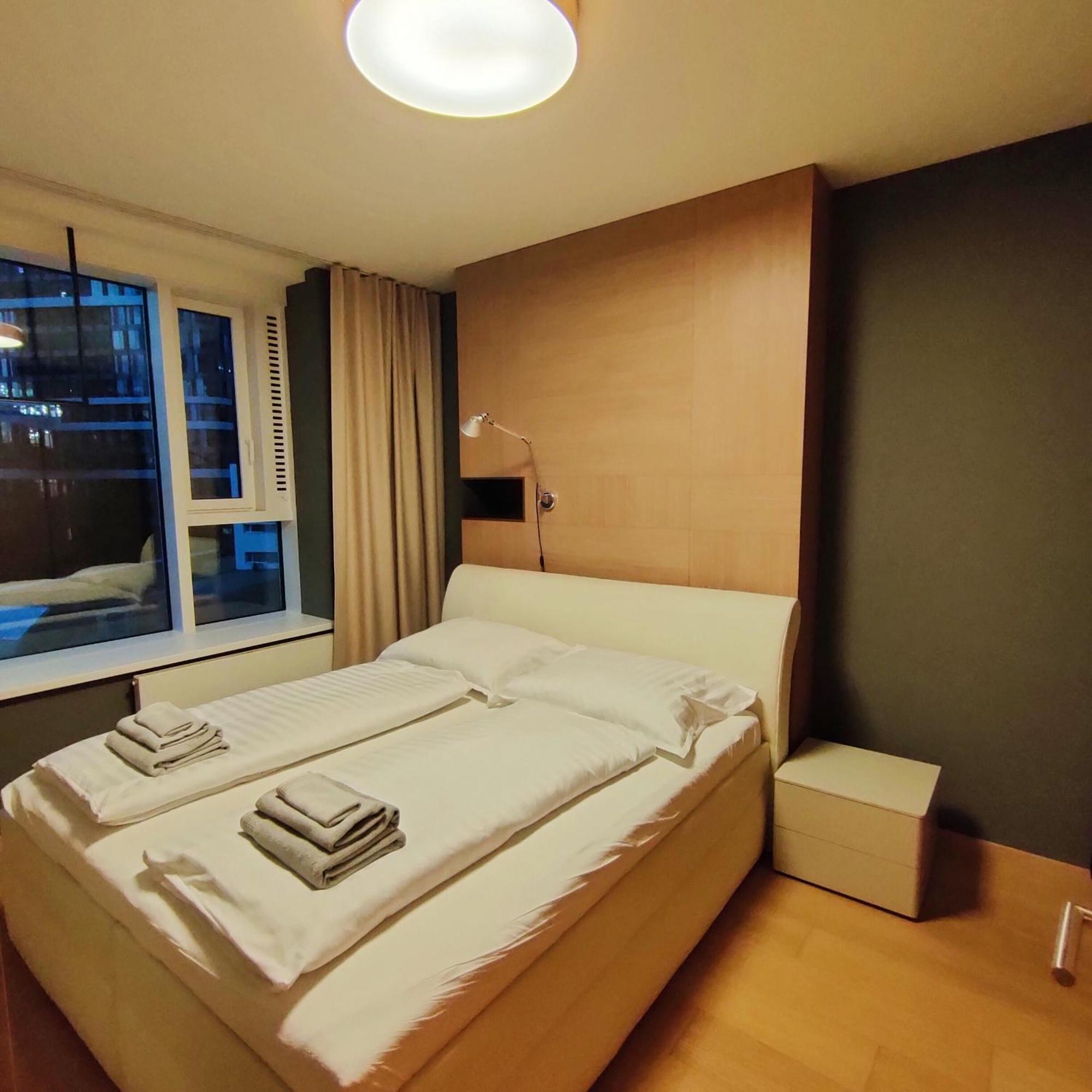 Sag Panorama City Free Parking Братислава Экстерьер фото